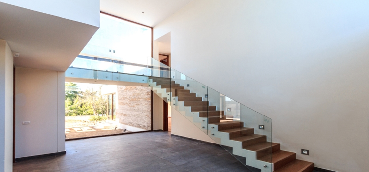 Balcony Glass Railing Repair in Lynwood, CA